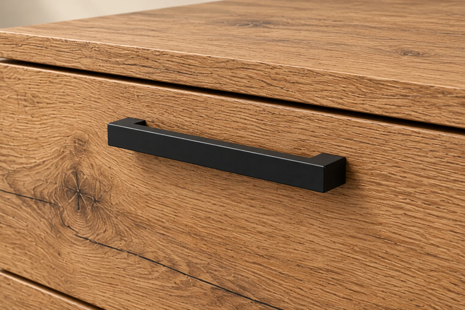 Black bar handle style detail