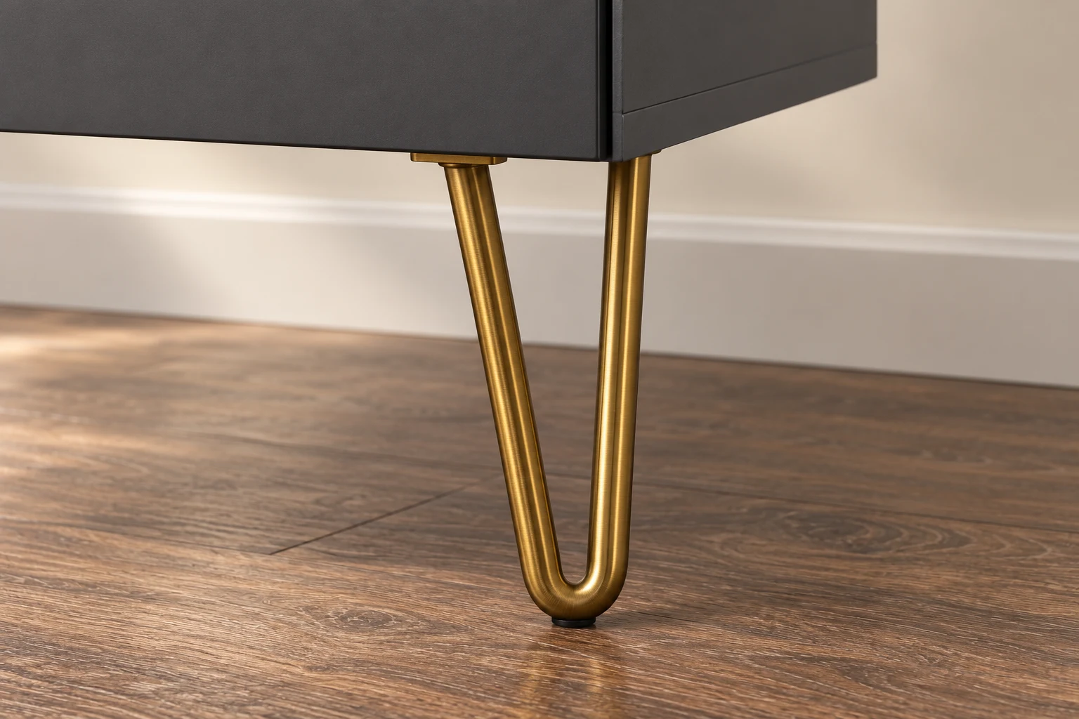 Brass-tone hairpin leg style detail